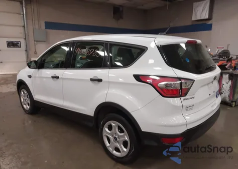 2017 Ford Escape S z USA, uszkodzony, nr VIN 1FMCU0F76HUB71065